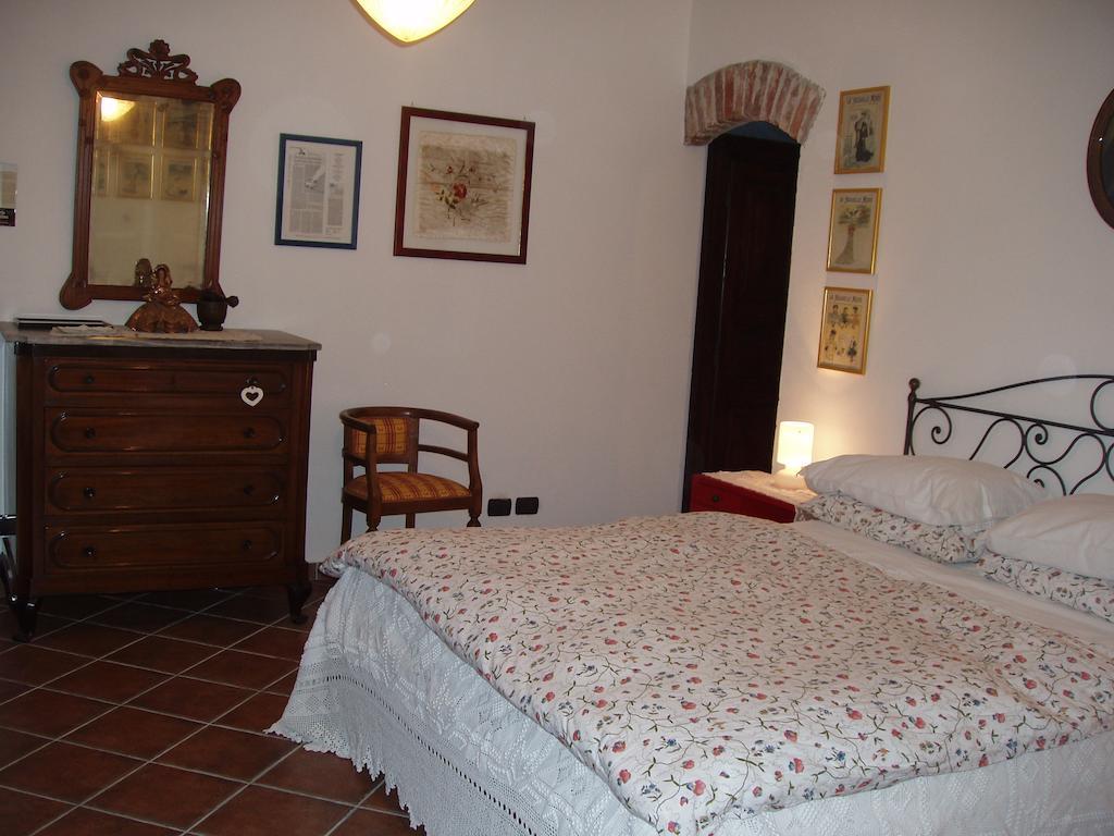 Cascina Nel Bosco Bed and Breakfast Moncucco Torinese Habitación foto